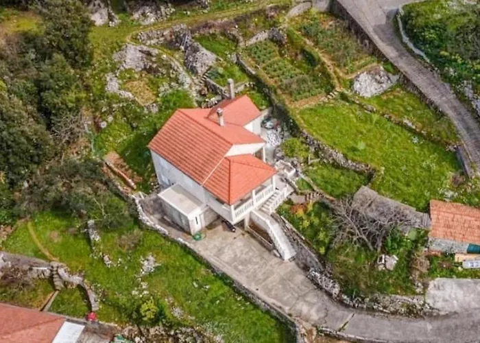 2 Bedroom Lovely In * Zrnovo